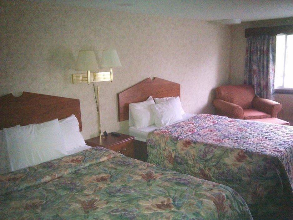 Dartmouth Motor Inn Екстериор снимка