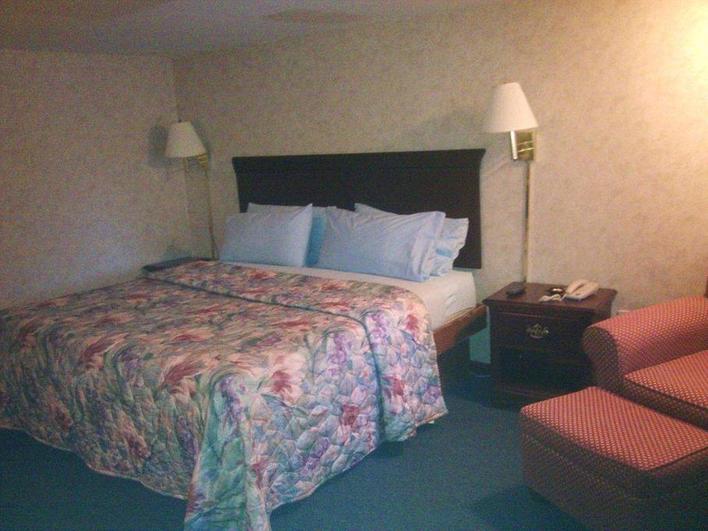 Dartmouth Motor Inn Екстериор снимка