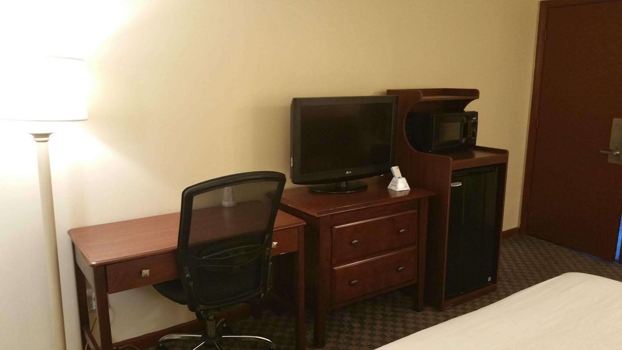 Dartmouth Motor Inn Екстериор снимка