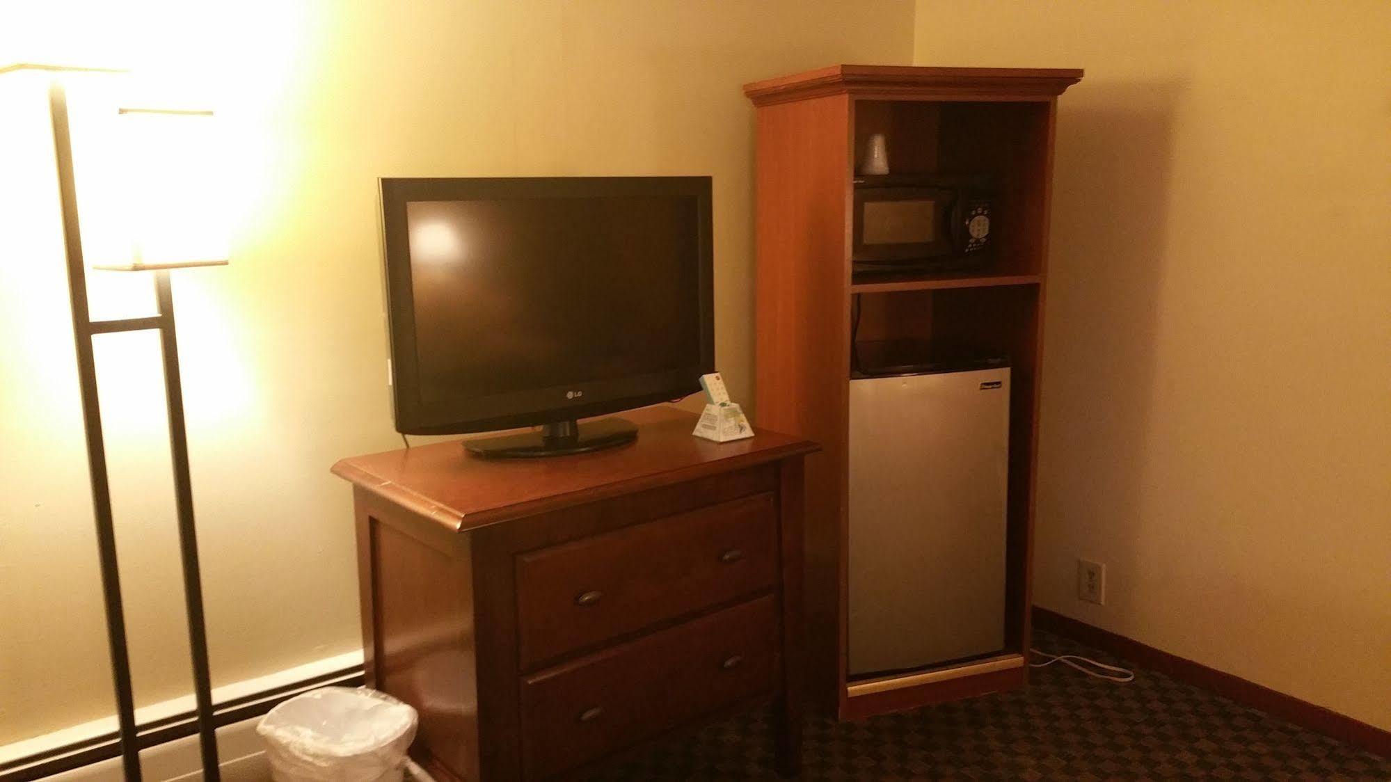 Dartmouth Motor Inn Екстериор снимка